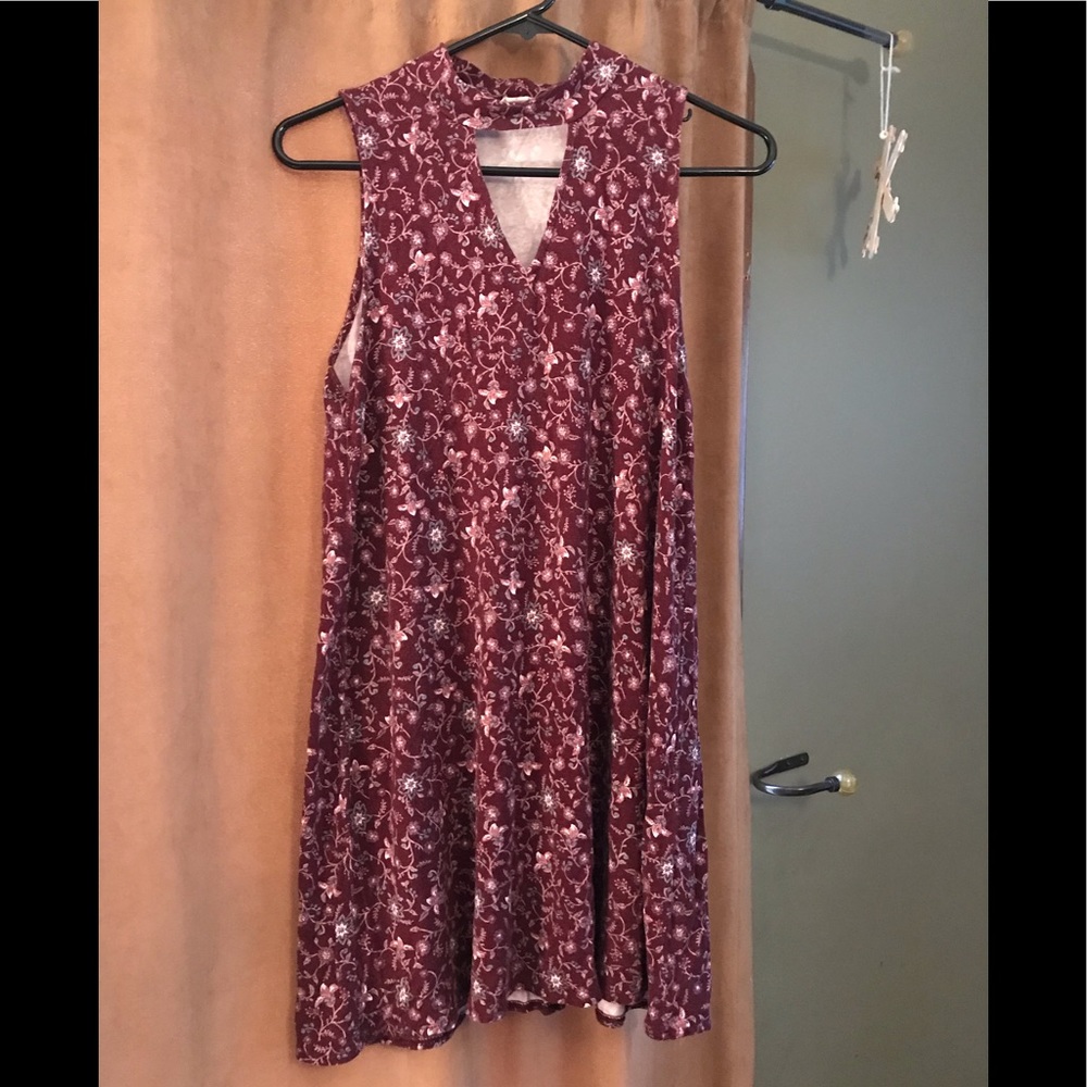 Aeropostal dress with cutout at neck